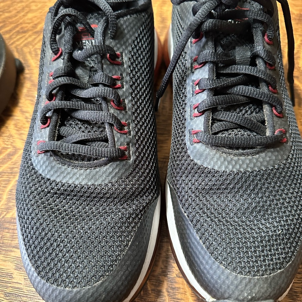 Men's Black Athletic Shoes